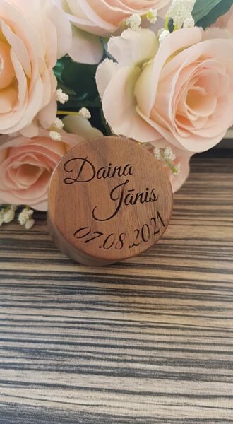 Gredzenu kastīte Jaunā pāra vārdi + datums